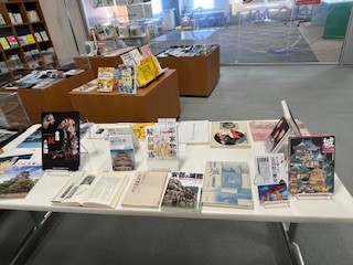 https://opac.lib.hiroshima-cu.ac.jp/library/sites/default/files/2025-04/%E5%86%99%E7%9C%9F1.jpg